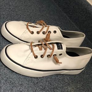 Women’s sperrys